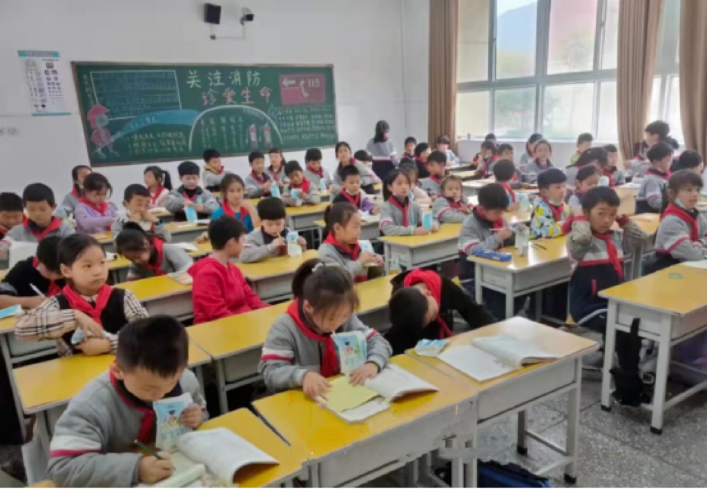 未來可期 健康護航丨花花牛乳業(yè)集團取得學生飲用奶常、低溫發(fā)酵乳生產(chǎn)資質