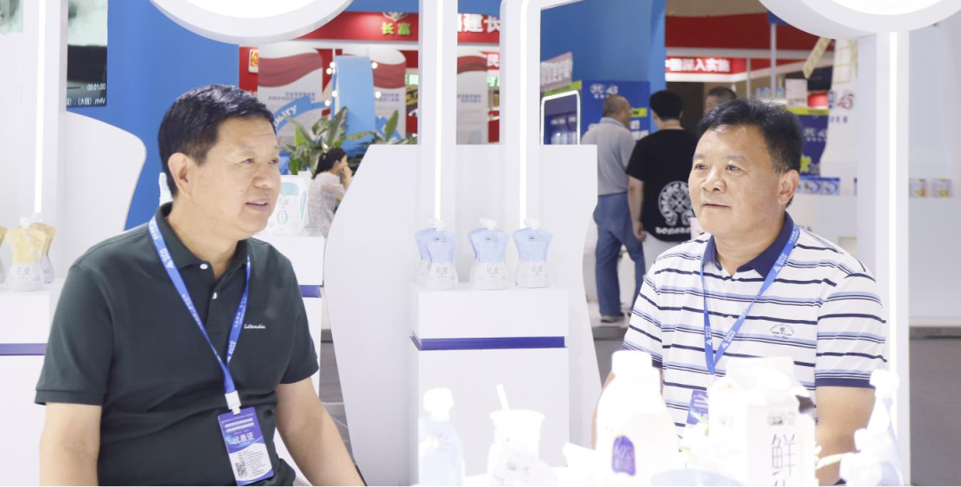 啟航新征程 點(diǎn)亮新賽道丨花花牛乳業(yè)集團(tuán)參加第十四屆中國(guó)奶業(yè)大會(huì)暨D20峰會(huì)，榮獲“中國(guó)乳制品生產(chǎn)企業(yè)現(xiàn)代化等級(jí)5A級(jí)”評(píng)定殊榮