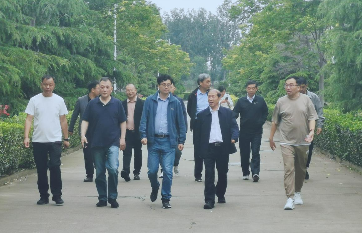 花花牛丨河南農業大學黨委副書記、校長介曉磊一行蒞臨花花牛河南瑞亞參觀調研