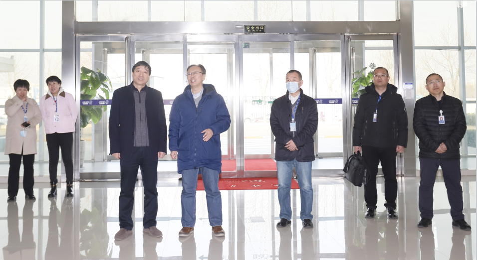 花花牛丨東北農(nóng)大食品學(xué)院院長、中原食品實(shí)驗(yàn)室首席科學(xué)家姜毓君教授蒞臨花花牛乳業(yè)集團(tuán)調(diào)研 花花牛丨東北農(nóng)大食品學(xué)院院長、中原食品實(shí)驗(yàn)室首席科學(xué)家姜毓君教授蒞臨花花牛乳業(yè)集團(tuán)調(diào)研