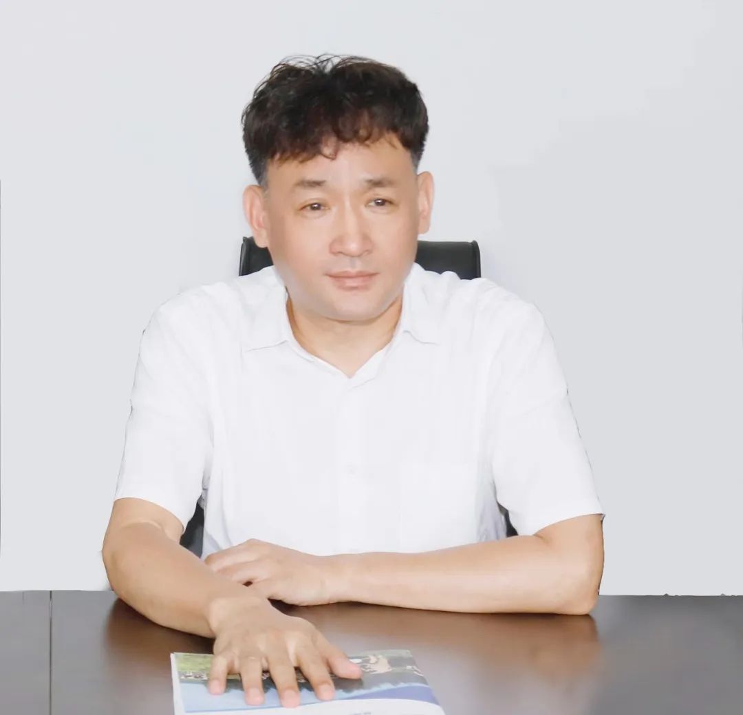 新蔡縣委書記邵奉公會見關(guān)曉彥董事長一行