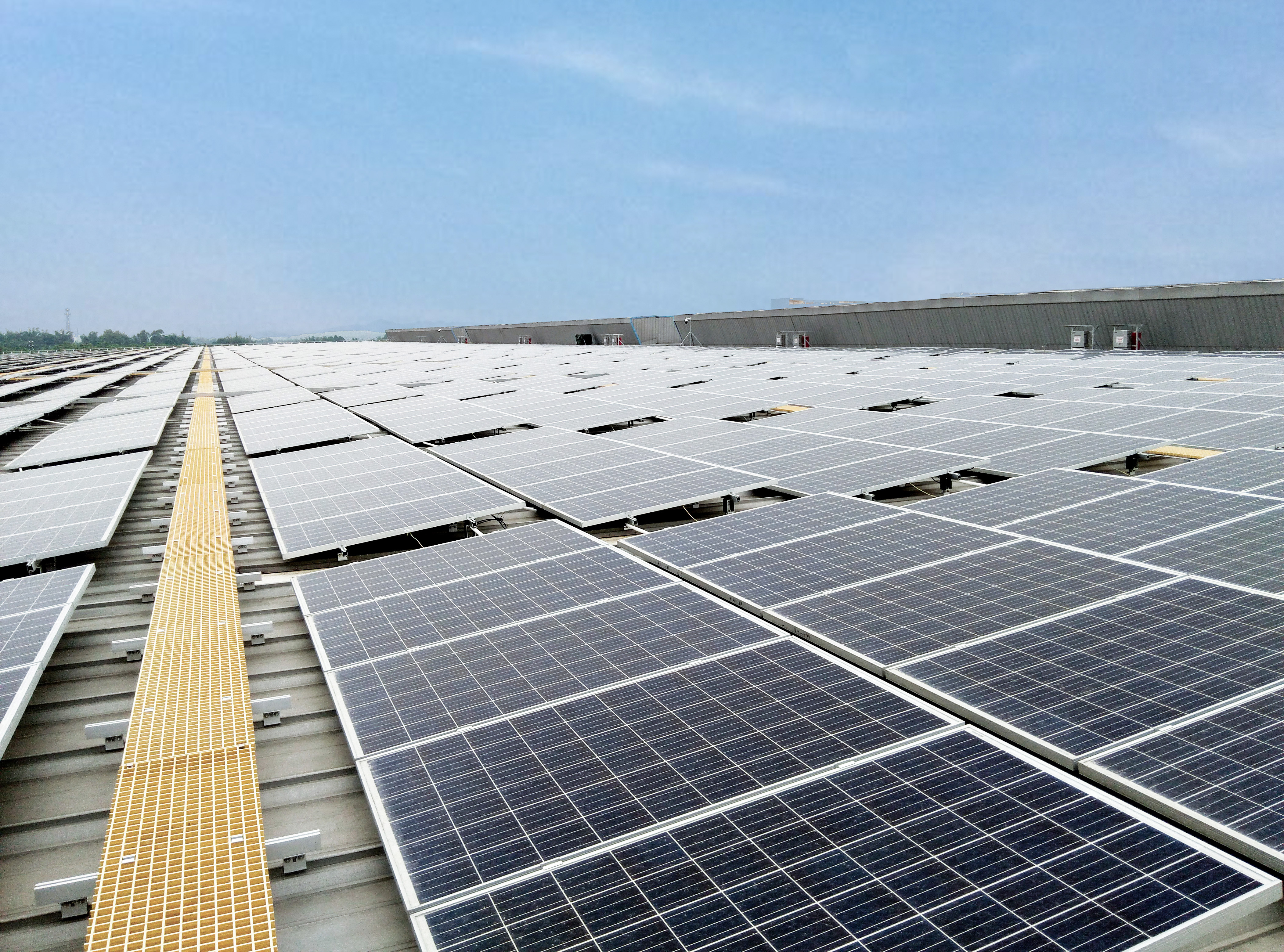 花花牛乳業集團與國電河南新能源有限公司舉行光伏項目合作開發簽約儀式