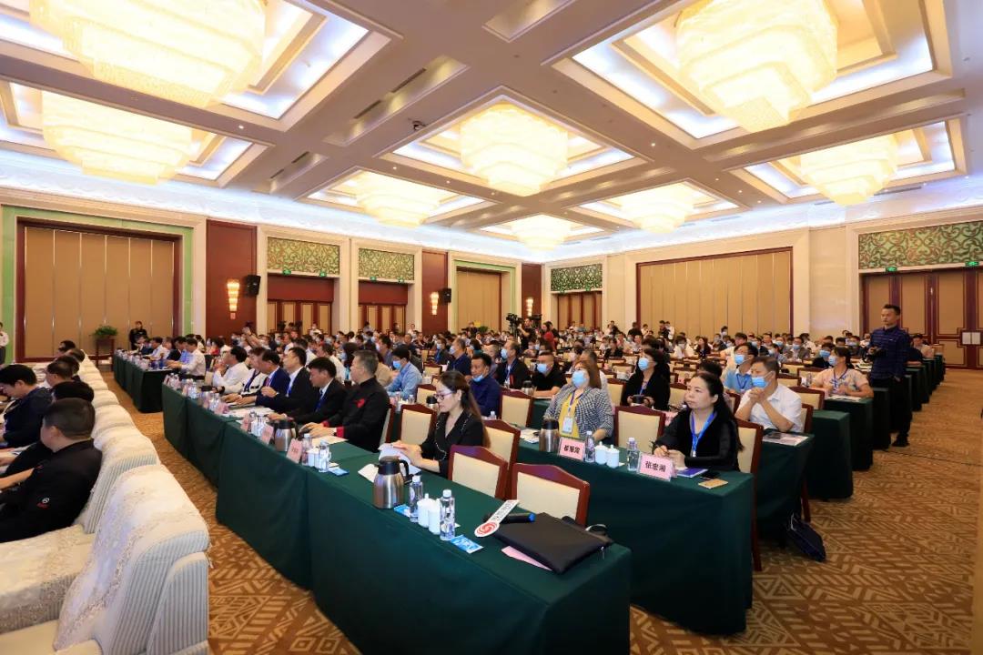 花花牛 | “2020河南食品安全與發展論壇——新常態下的高質量發展”成功舉辦 花花牛 | “2020河南食品安全與發展論壇——新常態下的高質量發展”成功舉辦