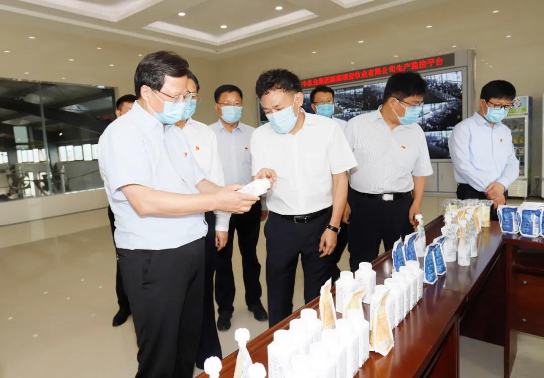 快訊 | 河南省委常委、省紀(jì)委書記、省監(jiān)委主任任正曉蒞臨花花牛乳業(yè)集團(tuán)新蔡瑞亞牧場調(diào)研