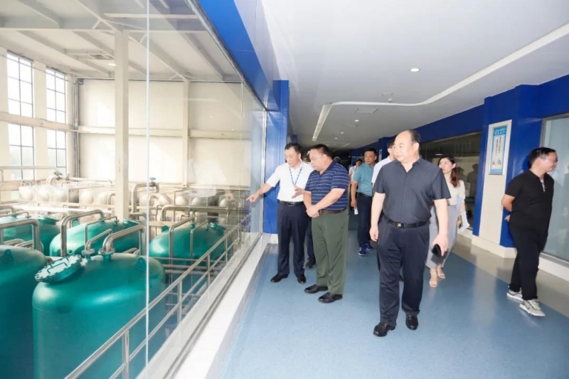 快訊 | 河南省人民政府食品安全委員會辦公室第三批食品安全示范區(qū)驗收組領(lǐng)導(dǎo)蒞臨花花牛乳業(yè)集團驗收