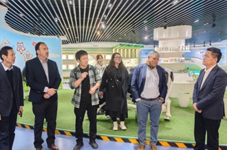 烏拉圭佛羅里達省省長卡洛斯一行到訪河南花花牛乳業集團